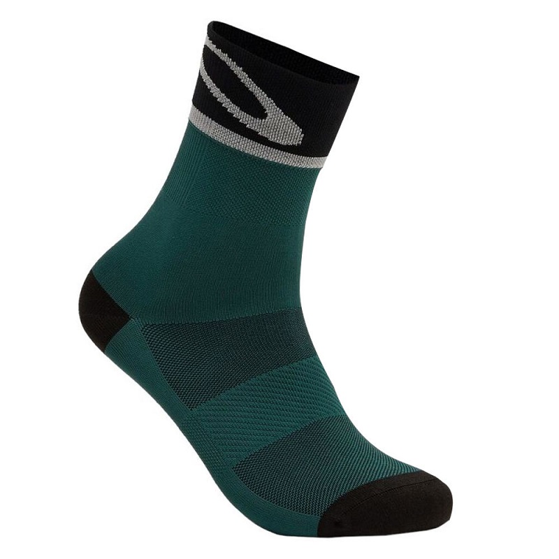 Custom compression socks Athletic Anti-slip Grip Football Socks short sports cycling socks.jpg